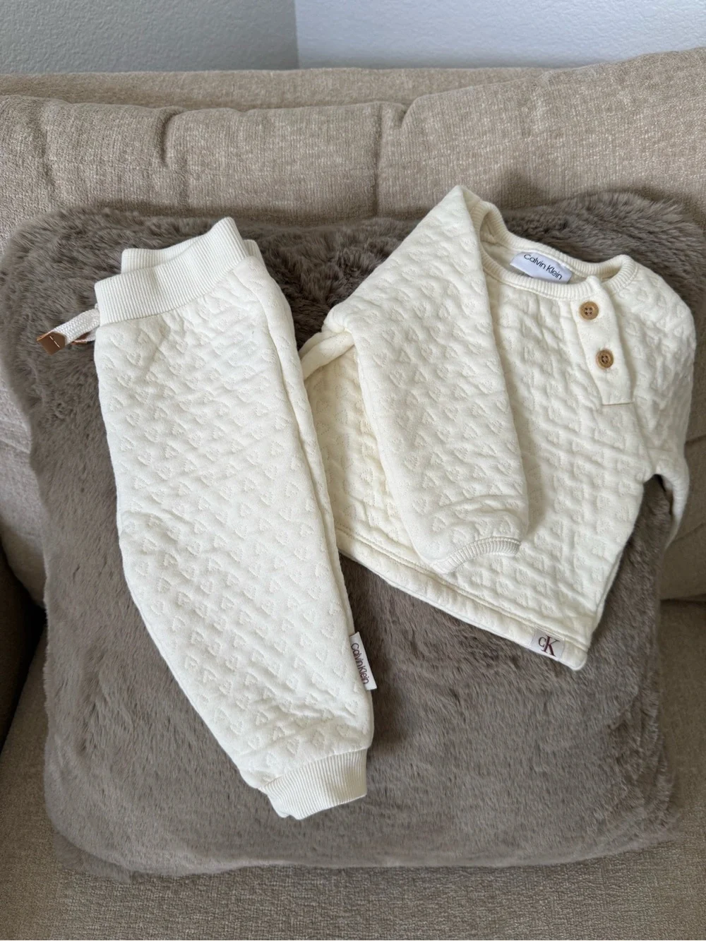 Calvin Klein Cream Quilted Sweatshirt + Jogger Set (6-9m)